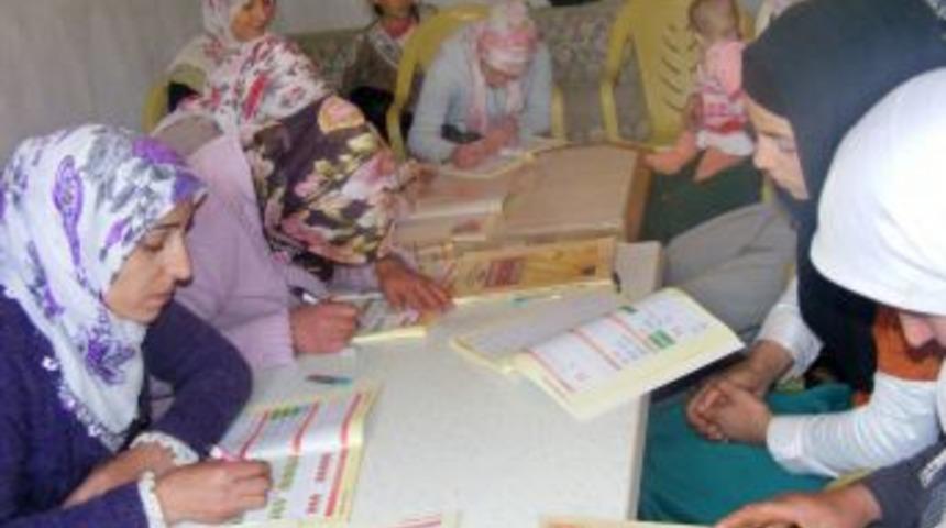 Korkut'ta Bayanlara Y&ouml;nelik Okuma Yazma Kursuna B&uuml;y&uuml;k Ilgi