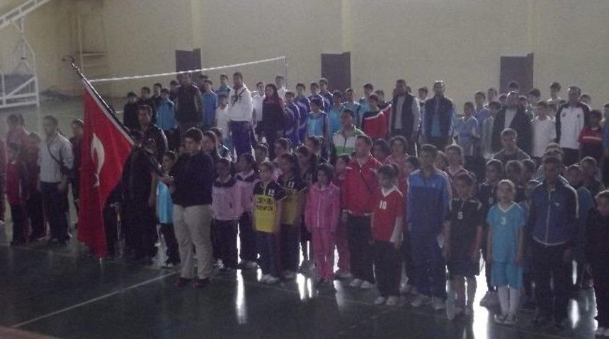 Badminton Grup Müsabakaları Başladı