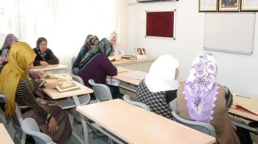 CHP'li belediyeden Kur-an kursu a&ccedil;ılımı