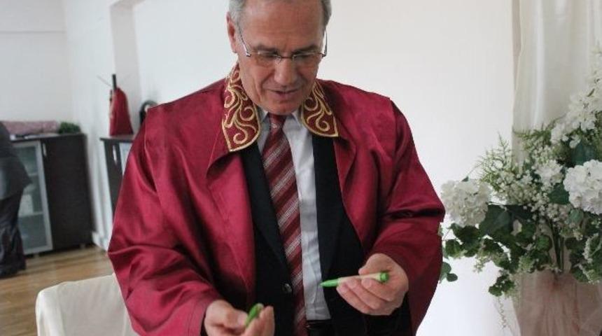 Dinar Belediyesi'nden &lsquo;her Nikah Bir Hayattır, Her Kalem Bir Ağa&ccedil;tır&rsquo; Kampanyası