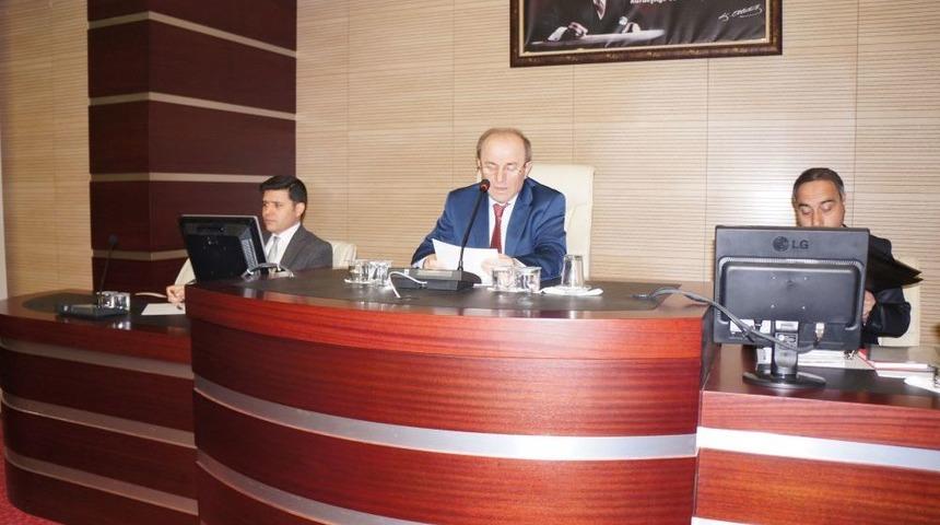 Vali &Ouml;zt&uuml;rk, Kamu Yatırımlarının Zamanında Tamamlanması I&ccedil;in Azami Gayret Istedi