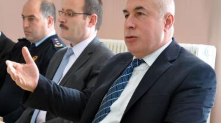 U&ccedil;kan: A&ccedil;ık Alanda Alkol Alıp Rahatsızlık Verenlere Gereği Yapılacaktır