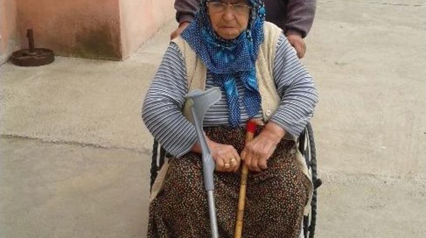 Engel Tanımayan Engelliler Derneğinden 44 Adet Tekerlekli Sandalye