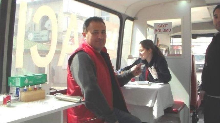 Balyalılar T&uuml;rk Kızılay'ına Kan Bağışladı
