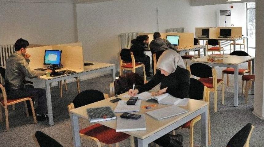 24 Saat A&ccedil;ık &Uuml;niversite K&uuml;t&uuml;phanesi