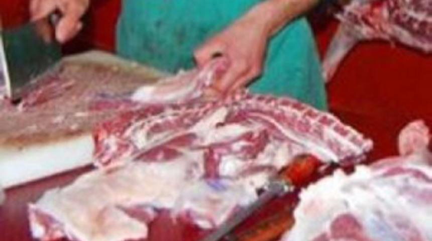 'Tik'i olan kasaba şaka yapınca bı&ccedil;aklandı