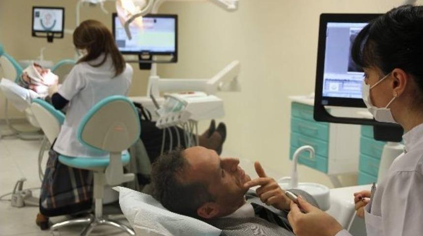 Tokat'ta Diş Hekimliği Fak&uuml;ltesi &Ouml;ğrenci Odaklı Hizmet Verecek