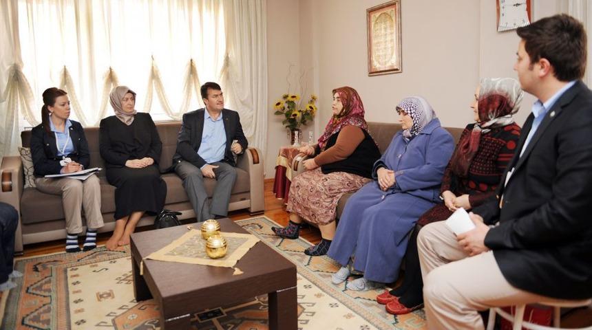 Başkan D&uuml;ndar, Ev Ziyaretleriyle Sorun Dinliyor