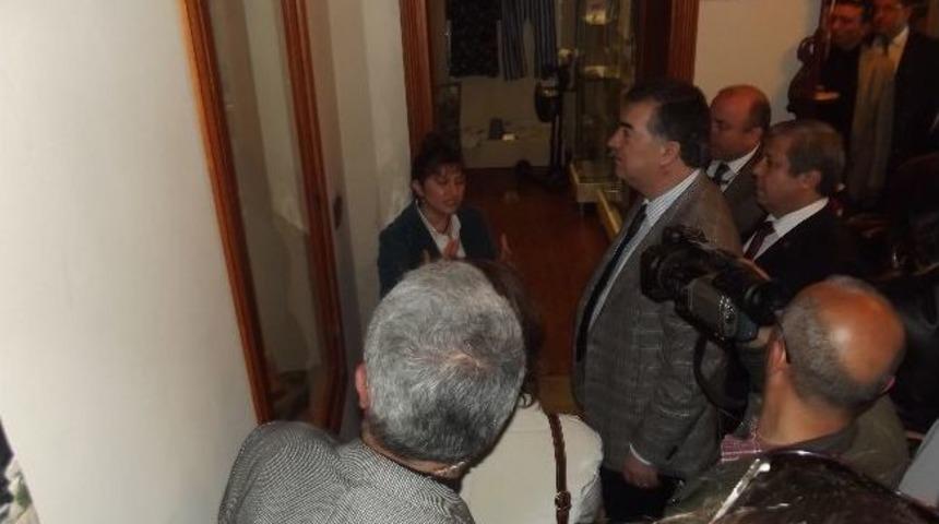 Vali Al, Ayto K&uuml;lt&uuml;r Evini Gezdi