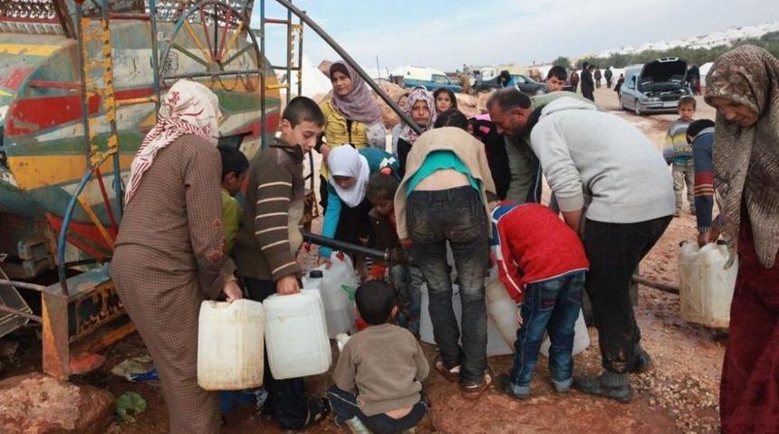 T&uuml;rkiye Sınırındaki Suriyeli Sığınmacıların Kampları Tehlike Alarmı Veriyor