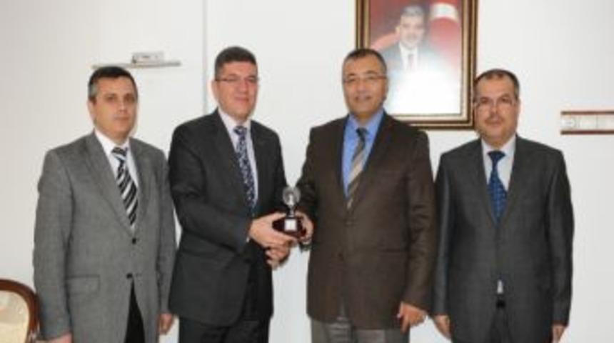 B&ouml;lge M&uuml;d&uuml;r&uuml; G&uuml;nyel'den Vali &Ccedil;ift&ccedil;i'ye Ziyaret