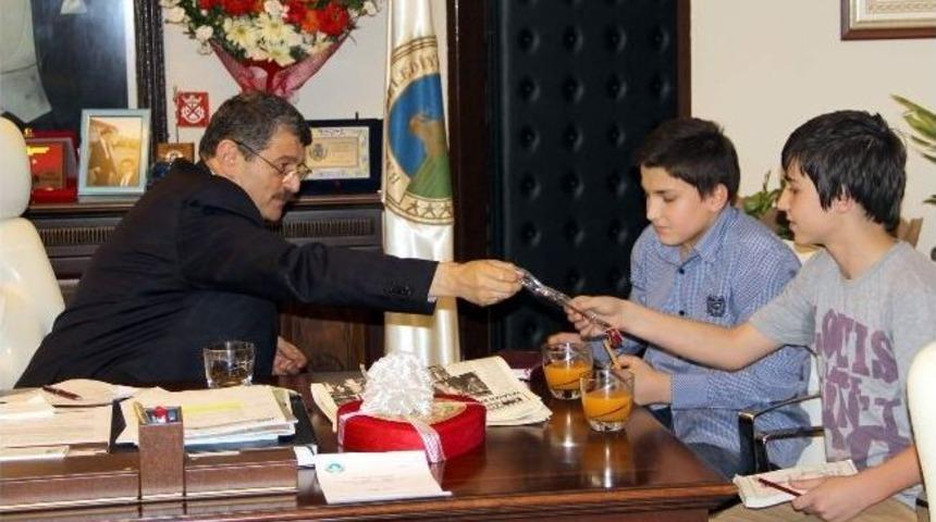 &Ouml;ğrenciler Sordu Başkan Cevapladı