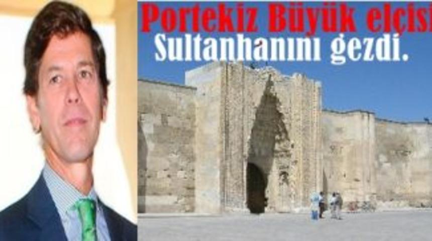 Sultanhanı'na ve halı tamirciliğine hayran kaldı