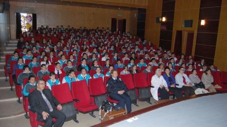 Eşmeli &Ouml;ğrencilere Mesleki Tanıtım Konferansı