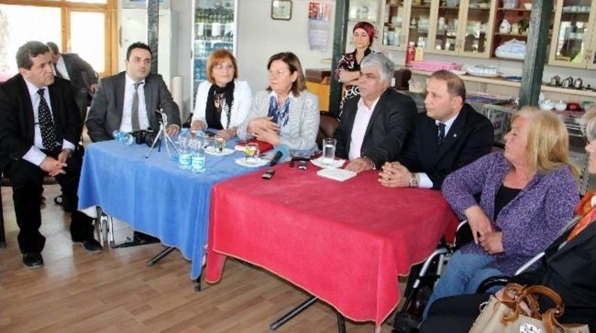 Chp'li G&uuml;ven'den Sakatlar Derneği'ne Ziyaret