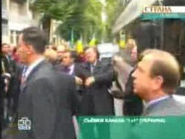 Yumurta fırlatılan &uuml;nl&uuml;ler 9