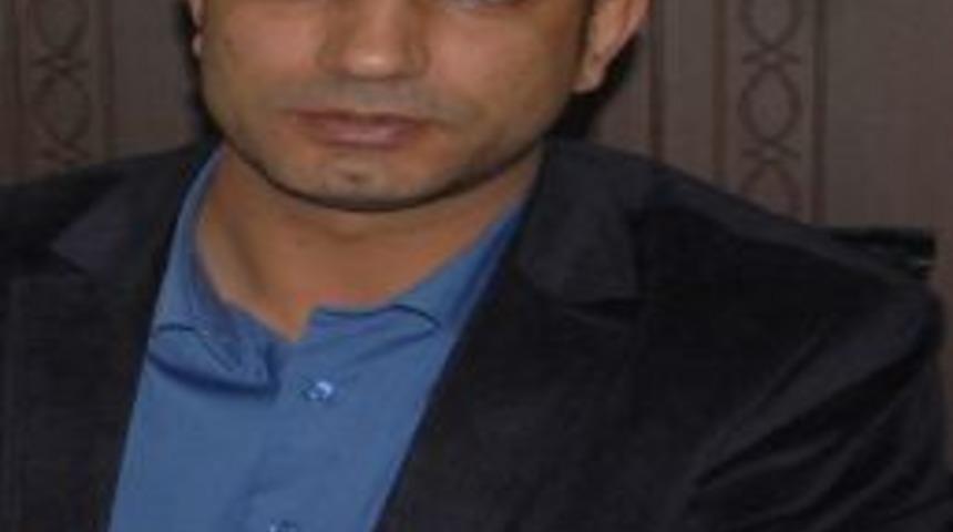 G&uuml;roymak&rsquo;ta Bir &Ouml;ğretmenin Bı&ccedil;aklanması