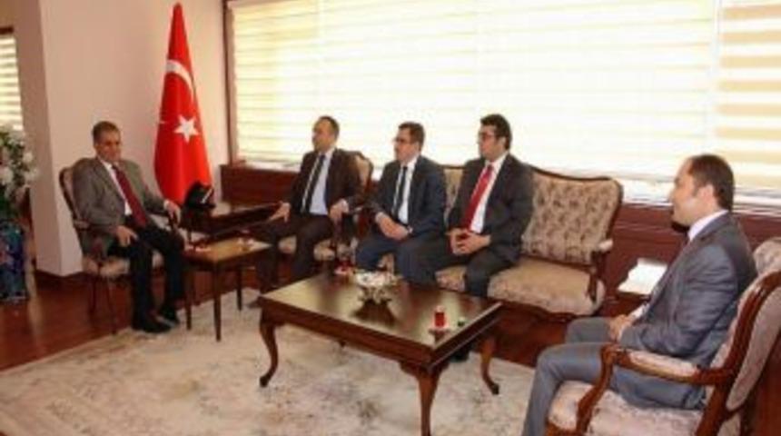 Vergi M&uuml;fettişlerinden Kilis Valisi Tapsız&rsquo;a Ziyaret