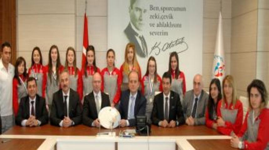 Bolu'ya Hokey Sahası Geliyor