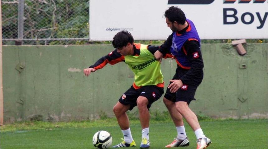 Adanaspor, Denizlispor'u Puansız G&ouml;ndermek Istiyor