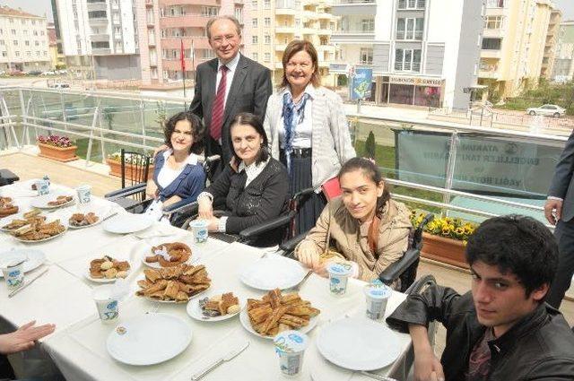 Güven Ve Tekcan’dan Burma’ya “yaşam Park” Teşekkürü