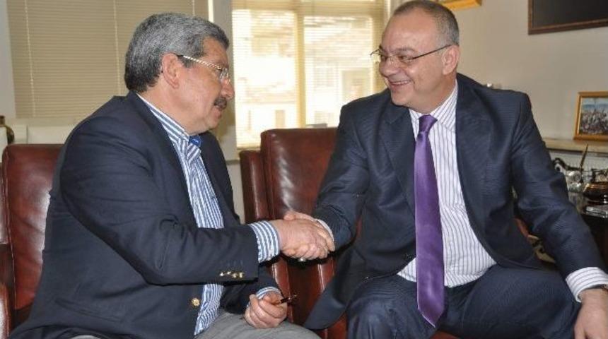 Demirci&rsquo;ye Yapılacak Saat Kulesi'nin Protokol&uuml; İmzalandı