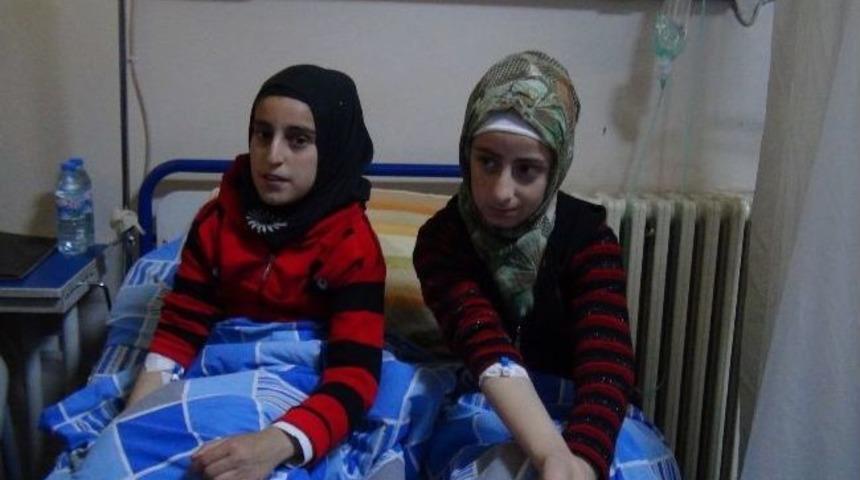 Şemdinli'de 35 &Ouml;ğrenci Zehirlendi