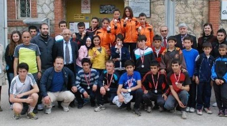 &Ouml;ğrenciler, Gazi Osman Paşa Anısına Yarıştı