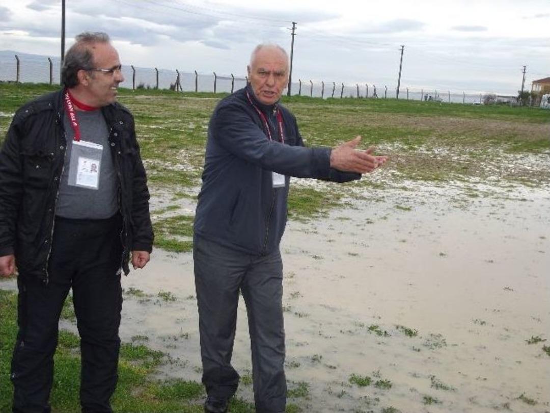 Pirin&ccedil; Tarlası Değil, Futbol Sahası