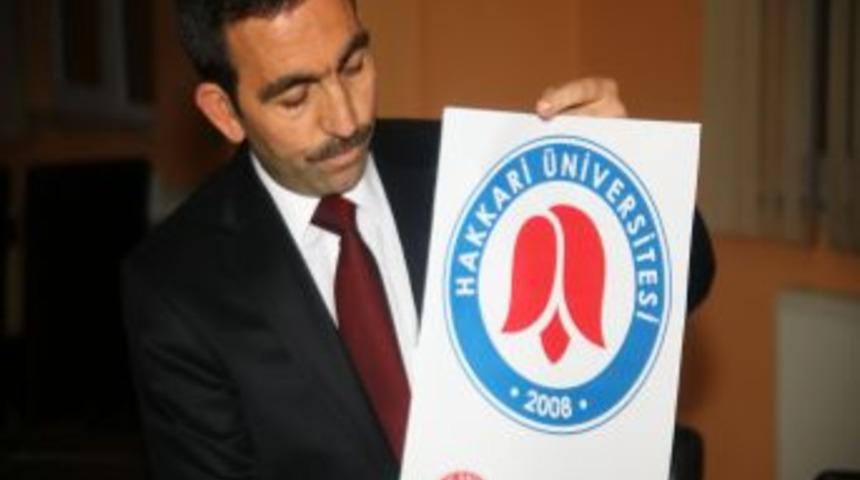Hakkari &Uuml;niversitesi'nin Yeni Logosu Ters Lale Se&ccedil;ildi
