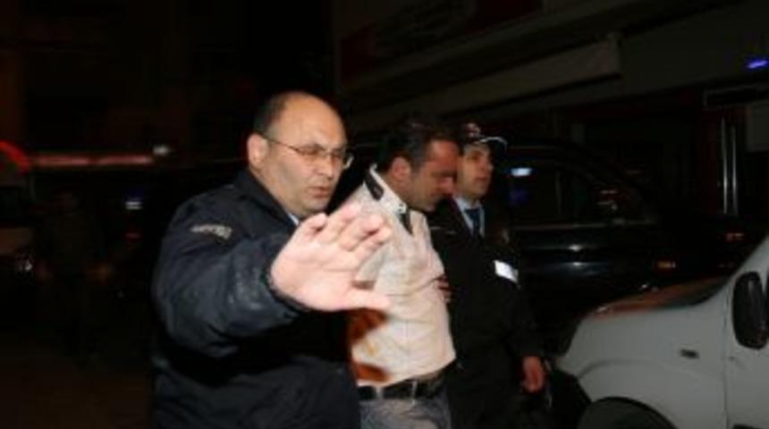 İzmir&rsquo;de Silahlı &Ccedil;atışma: 1 &Ouml;l&uuml;, 3 Yaralı