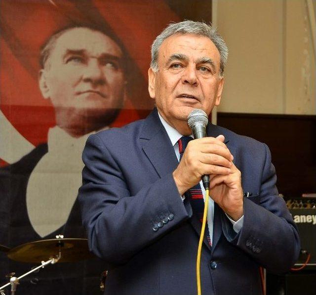 İzmir Büyükşehir Belediye Başkanı Aziz Kocaoğlu'ndan İzmirli Avukatlara Teşekkür