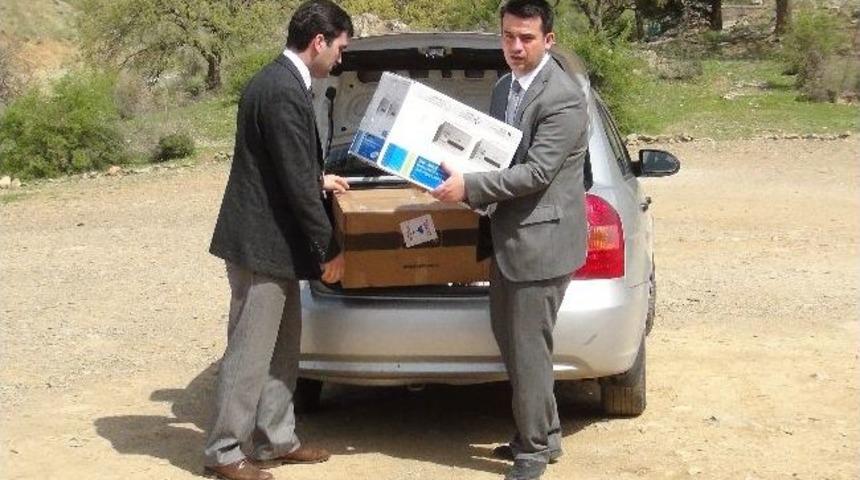 Doğunun Fedakar &Ouml;ğretmenlerine Yardım Eli