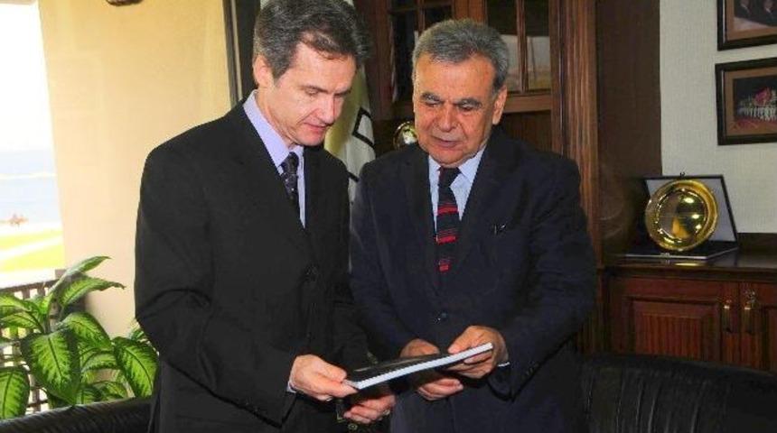 Romanya B&uuml;y&uuml;lel&ccedil;isi Onofrei Kocaoğlu&rsquo;nu Ziyaret Etti