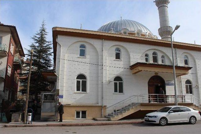 Beyşehir’de Camiye Engelli Asansörü