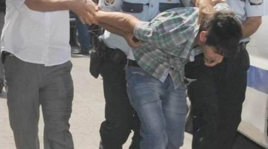 Boşanmak isteyen eşini sokakta &ouml;ld&uuml;rd&uuml;