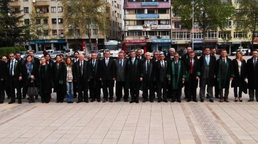 5 Nisan D&uuml;nya Avukatlar G&uuml;n&uuml;