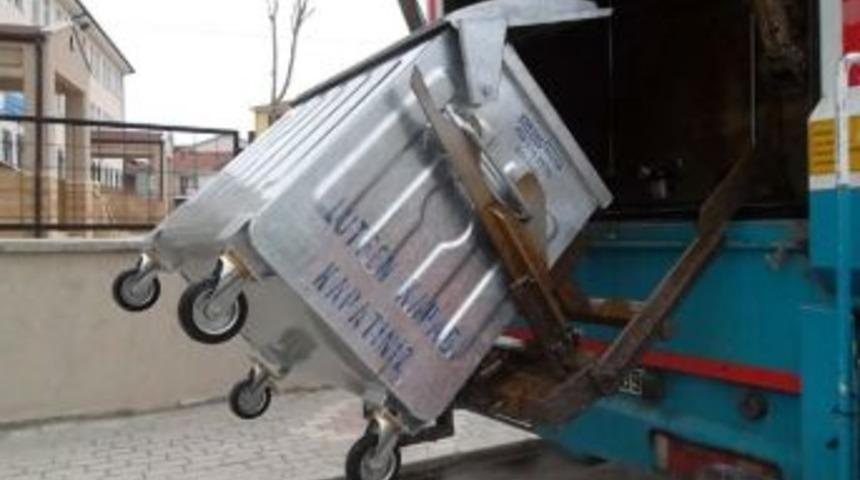 G&uuml;nde 90 Konteyner Yıkanıyor