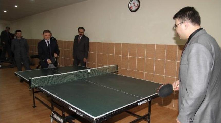 Darende&rsquo;de Emniyet&rsquo;e Spor Salonu