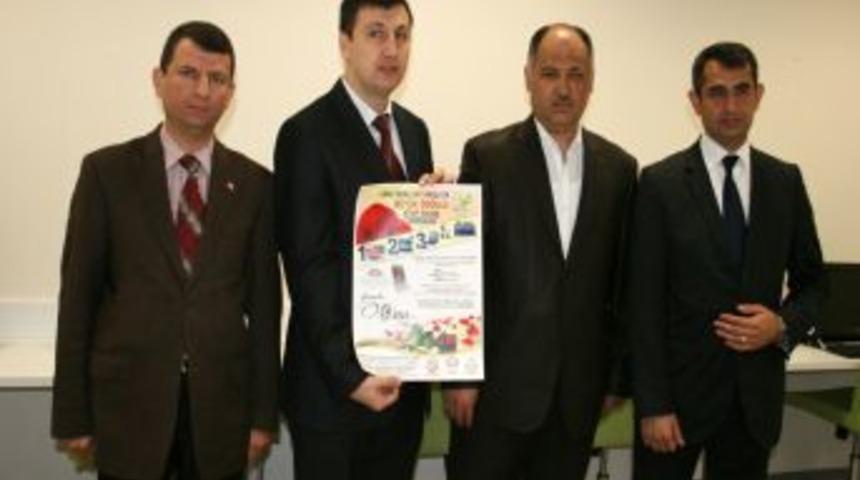 Bergama Eğitim G&ouml;n&uuml;ll&uuml;leri Derneği 'Gen&ccedil;ler O&rsquo;nu Okuyor' Yarışması D&uuml;zenledi