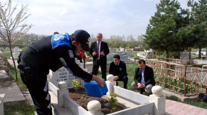 Şehit Polisler Dualarla Anıldılar