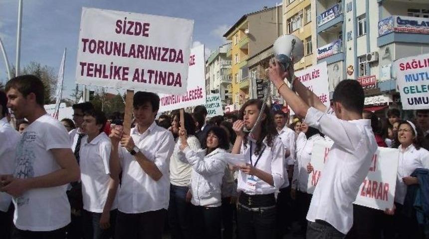 Liseli Öğrencilerden Radyasyon Yürüyüşü