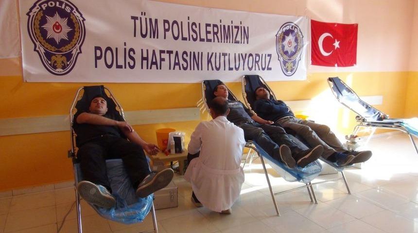Bitlis'te Polis Adayları Kan Bağışında Bulundu