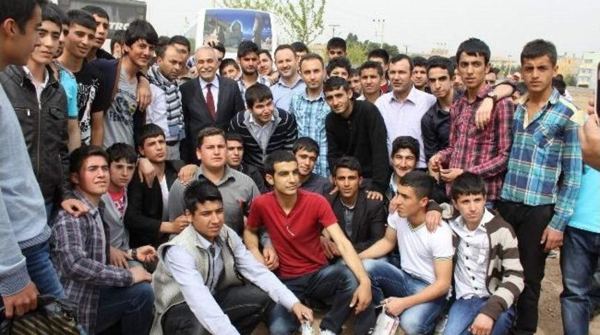 Adıyamanlı &Ouml;ğrencilerden Başkan Fakıbaba&rsquo;ya Yoğun İlgi