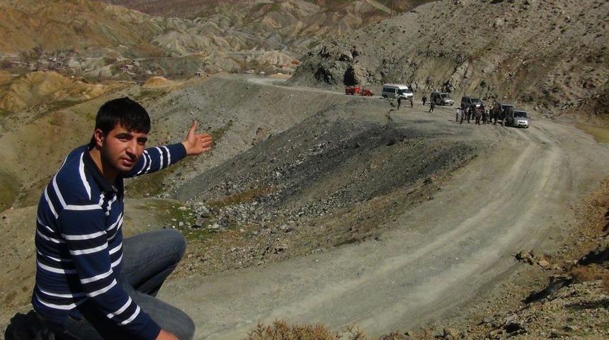 Bozuk K&ouml;y Yolunu Protesto Etmek I&ccedil;in Yola Patates Ve Mısır Ektiler