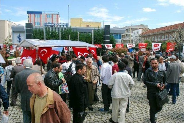 Alparslan Türkeş, Salihli’de Dualarla Anıldı