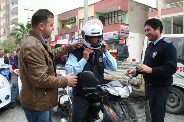 Silifke'de Motosiklet Sürücülerine Ücretsiz Kask Dağıtıldı