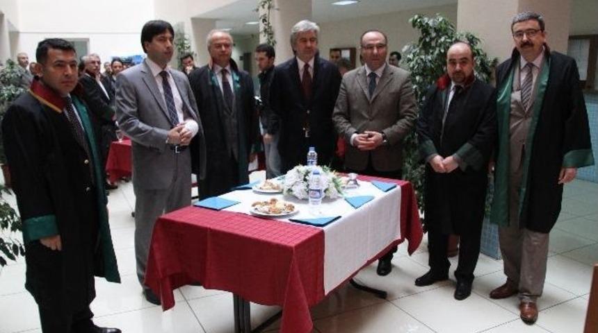 Akhisar&rsquo;da Avukatlar G&uuml;n&uuml; Kutlandı