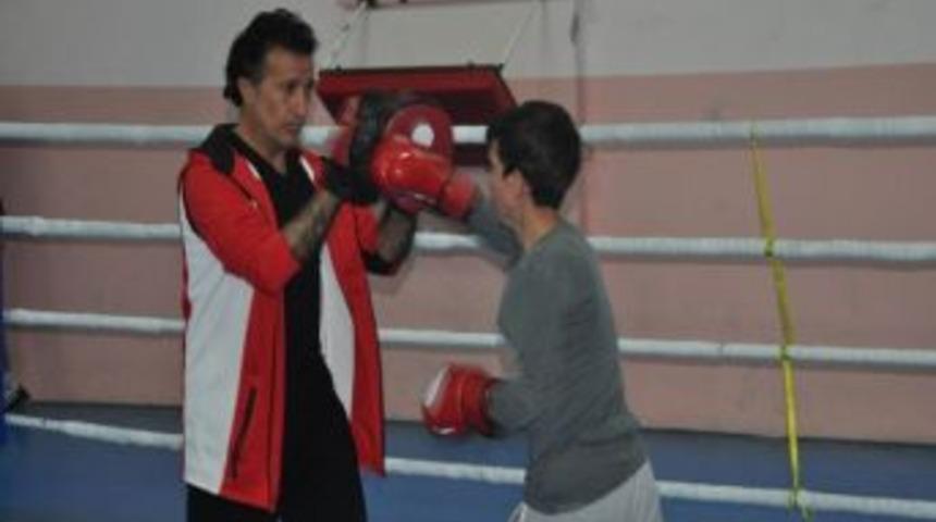 Minik Boks&ouml;rler, T&uuml;rkiye Şampiyonasına Hazırlanıyor