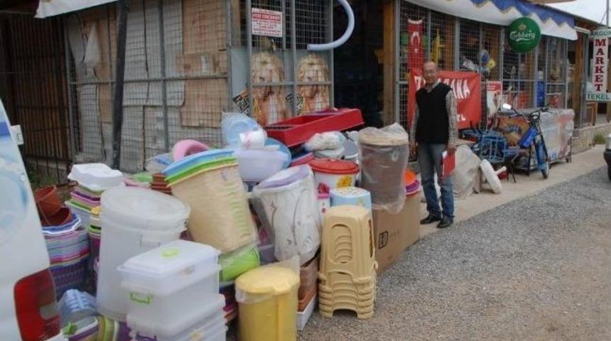 Akb&uuml;k&rsquo;te Belediye İle Esnafın Yer Sorunu